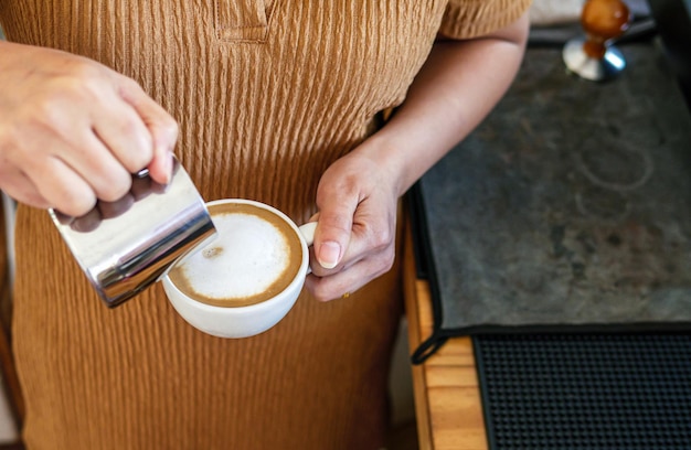 Jak przygotować idealną kawę latte w ekspresie domowym?