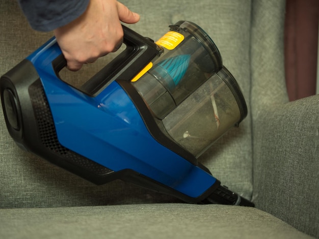 Jaki odkurzacz piorący do tapicerki sprawdzi się w domu?