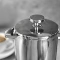 Kawiarka aluminiowa czy ze stali – którą wybrać do swojej kuchni?