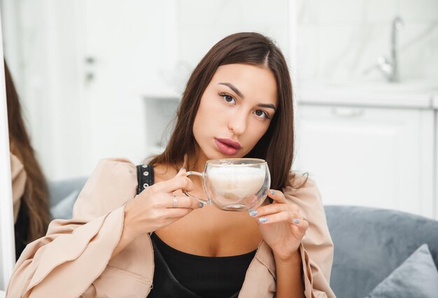 Kiedy Włosi piją cappuccino i dlaczego to taki wyjątkowy rytuał?