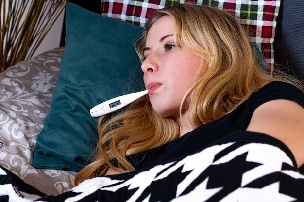 Czy temp 37 to gorączka?