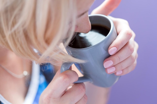 Jak korzystać z kawiarki, by cieszyć się aromatyczną kawą?