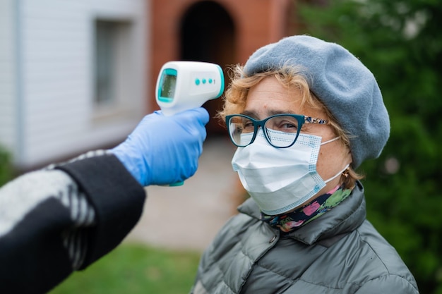 Jak prawidłowo mierzyć temperaturę w uchu u dzieci i dorosłych?