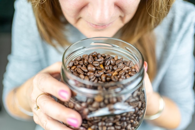 Jaka dobra kawa ziarnista sprawdzi się na co dzień?