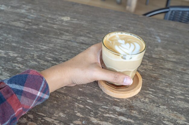 Jaka kawa do latte sprawdzi się najlepiej w domu?