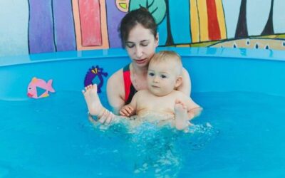 Co na basen dla niemowlaka warto zabrać?