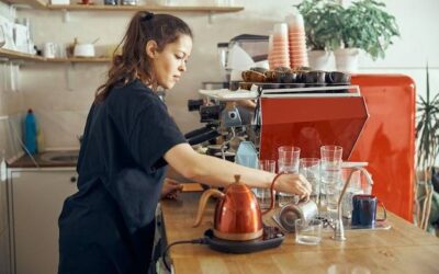 Kafeterka jak używać, by wydobyć pełnię smaku kawy?
