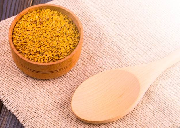 Pyłek pszczeli na co stosować i jakie ma właściwości?