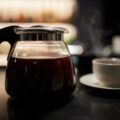 Jak zaparzyć kawę w kafetierze, by wydobyć jej pełny aromat?
