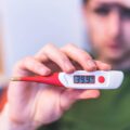 Obniżona temperatura ciała co to znaczy i kiedy powinna niepokoić?